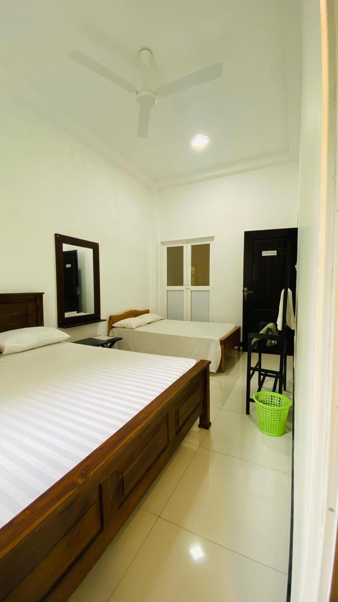 Coco Rooms Galle Esterno foto