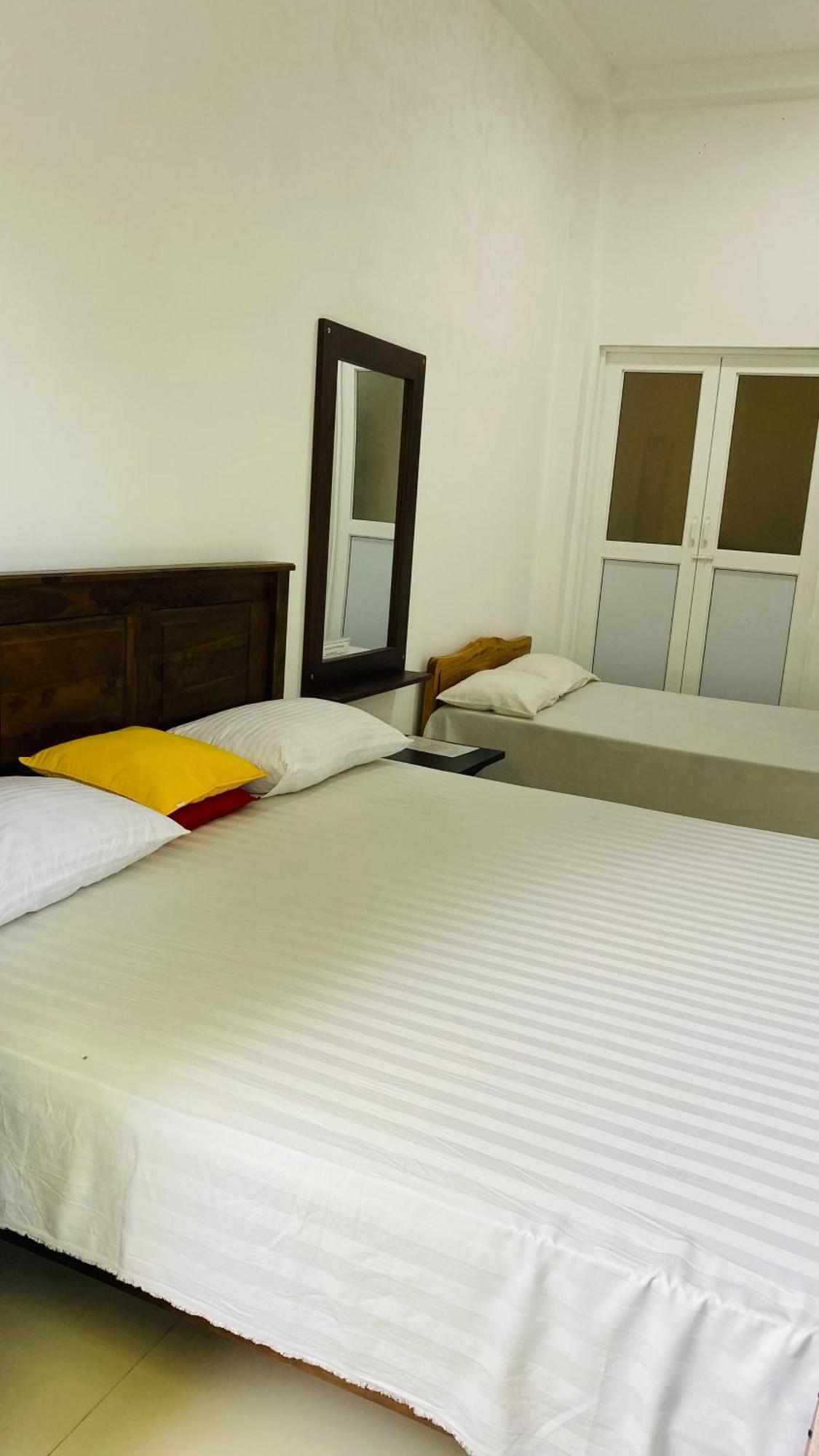 Coco Rooms Galle Esterno foto